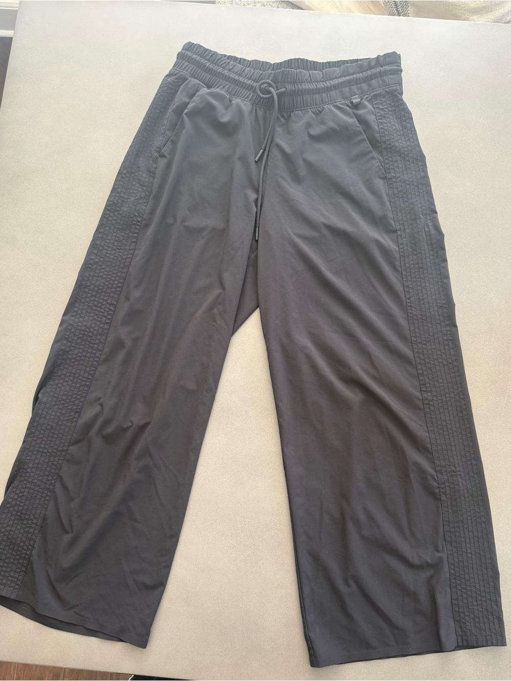 Athleta Avenue Wide Leg Crop Pants Black Size 4